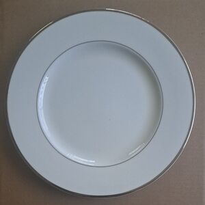 Mikasa Cameo Platinum HK301 Fine China Dinner Plate
